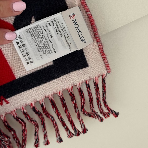 Moncler Red and Dark Blue Geometric Scarf - Picture 5 of 11
